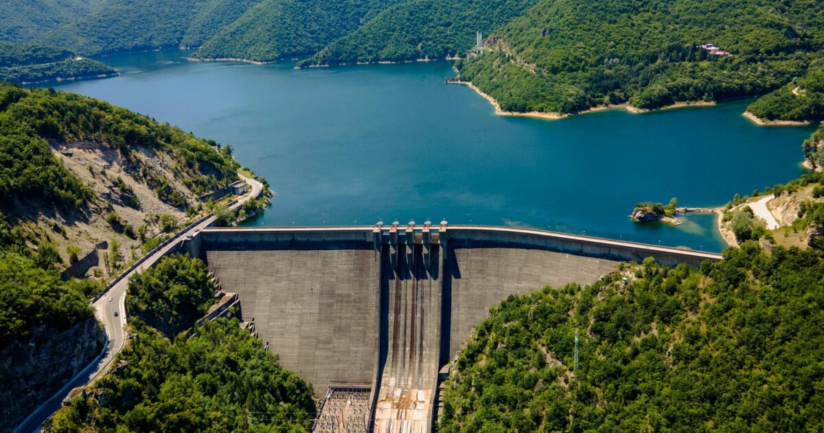 Represa construída em concreto